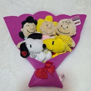 Peanuts Snoopy Charlie Brown Valentine's Day Plush Bouquet Plushies Heart 💕🩷💝